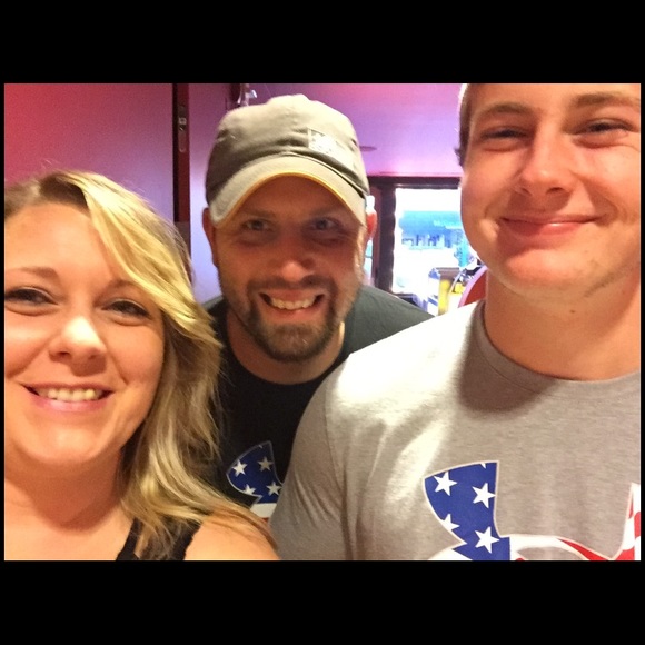 ❤️Meet your Posher, Connie❤️ 💜PRAY*LOVE*LIVE💜 - Picture 3 of 8